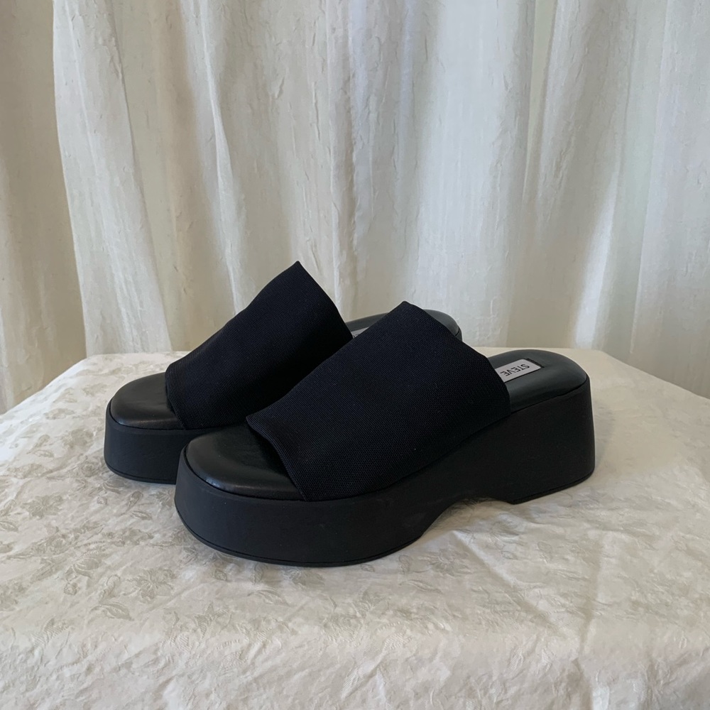 Steve Madden Slinky Platform Sandals